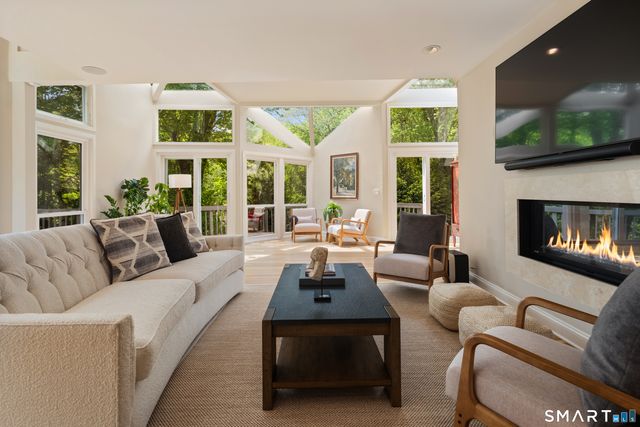 2 Sleepy Hollow Road, New Canaan, CT 06840