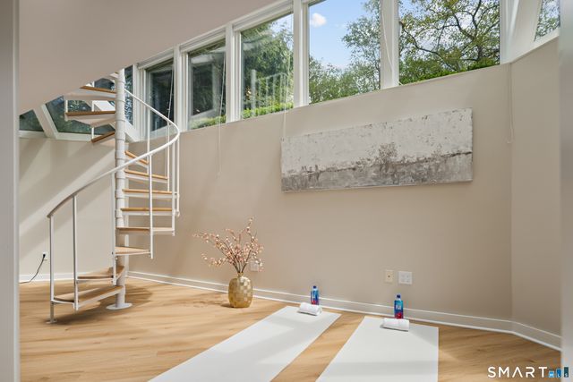 2 Sleepy Hollow Road, New Canaan, CT 06840