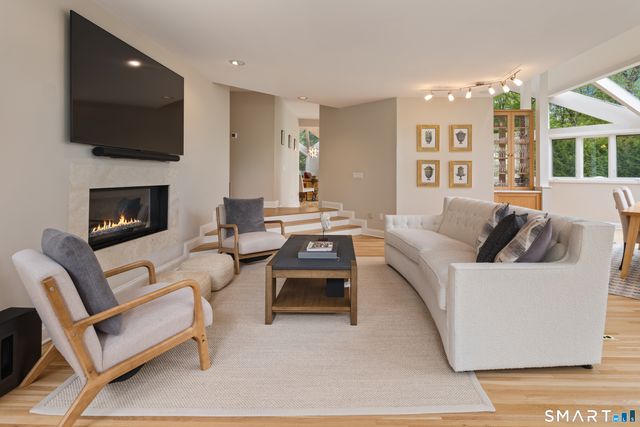2 Sleepy Hollow Road, New Canaan, CT 06840