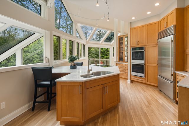 2 Sleepy Hollow Road, New Canaan, CT 06840