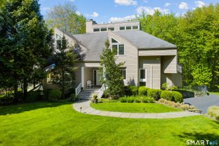 2 Sleepy Hollow Road, New Canaan, CT 06840