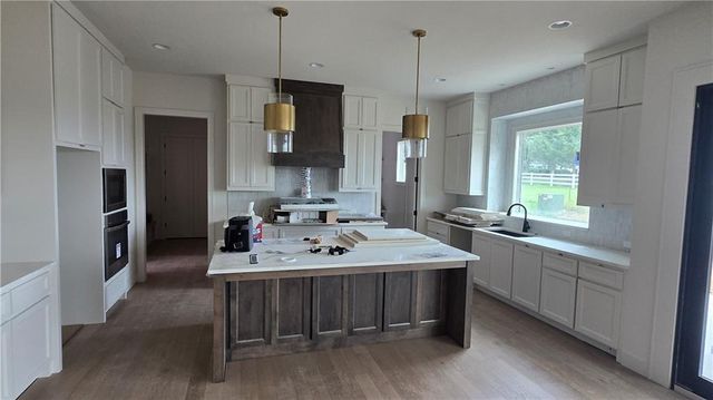 18429 W Long Street, Overland Park, KS 66013
