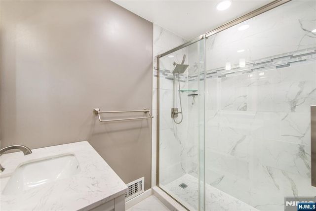 5 Garden Drive, Elmwood Park, NJ 07407