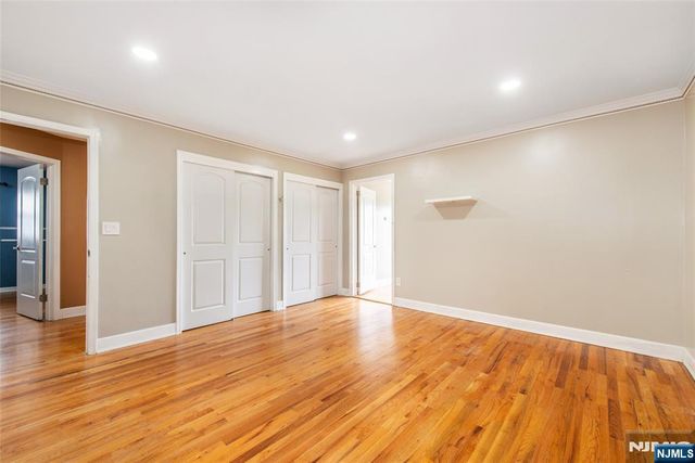 5 Garden Drive, Elmwood Park, NJ 07407