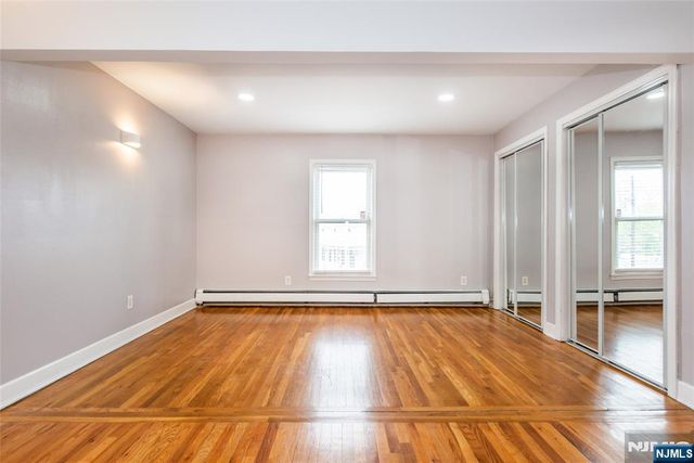 5 Garden Drive, Elmwood Park, NJ 07407