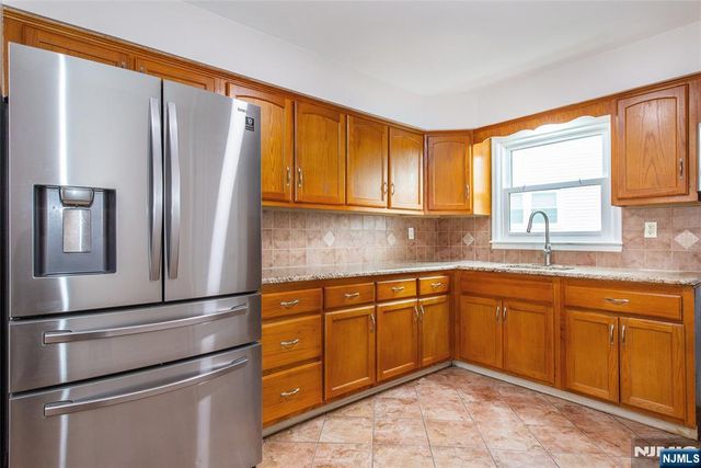 5 Garden Drive, Elmwood Park, NJ 07407