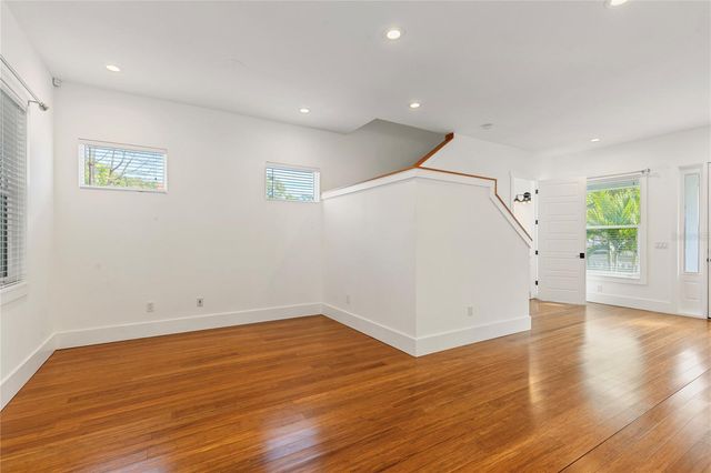 214 E FLORIBRASKA AVENUE, Tampa, FL 33603