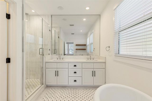 214 E FLORIBRASKA AVENUE, Tampa, FL 33603