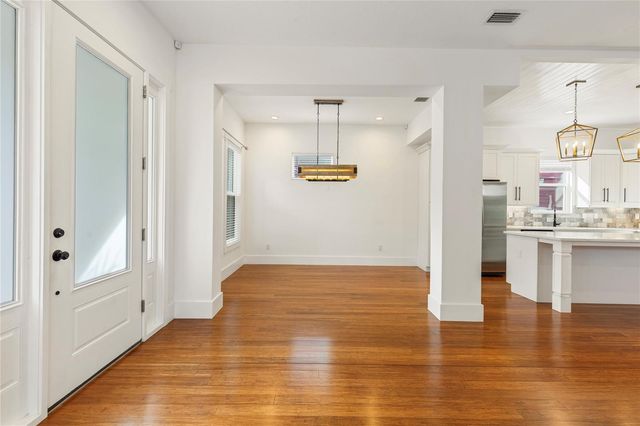 214 E FLORIBRASKA AVENUE, Tampa, FL 33603