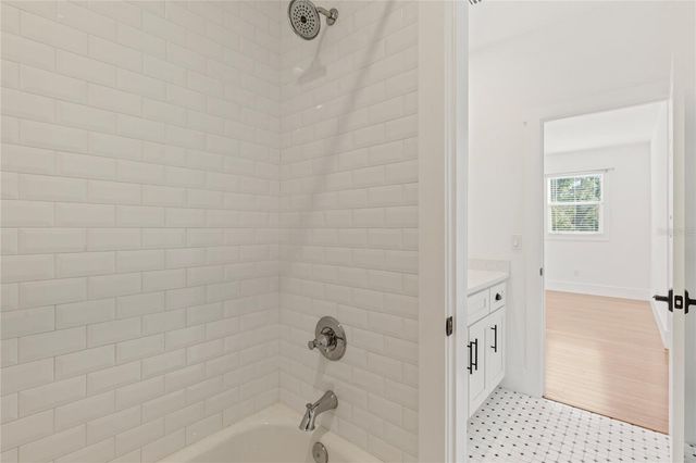 214 E FLORIBRASKA AVENUE, Tampa, FL 33603