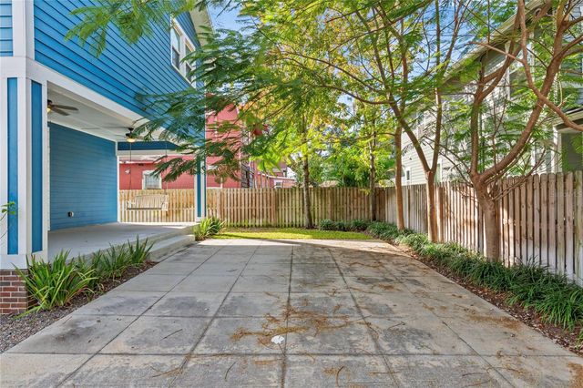 214 E FLORIBRASKA AVENUE, Tampa, FL 33603