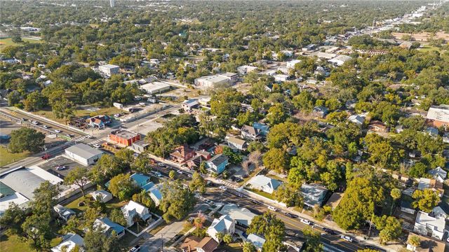 214 E FLORIBRASKA AVENUE, Tampa, FL 33603