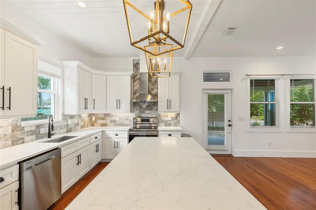 214 E FLORIBRASKA AVENUE, Tampa, FL 33603