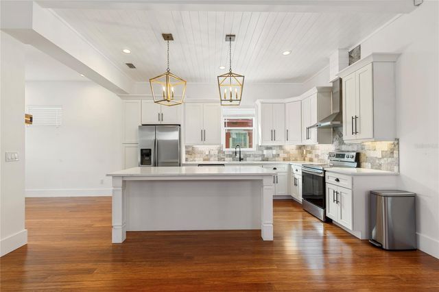 214 E FLORIBRASKA AVENUE, Tampa, FL 33603