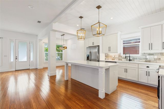 214 E FLORIBRASKA AVENUE, Tampa, FL 33603