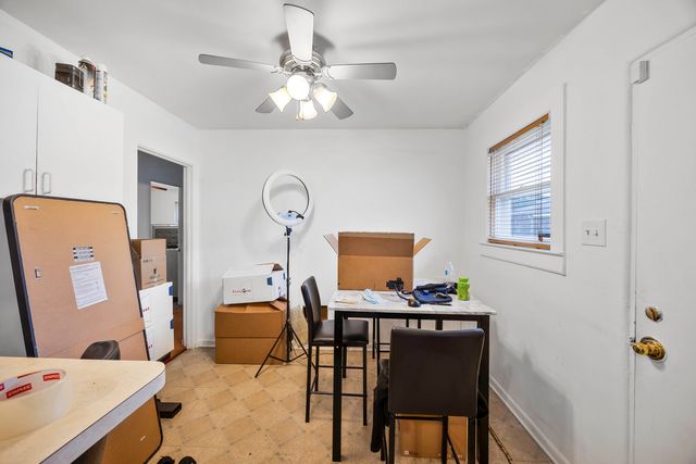 17223 Burnham Avenue, Lansing, IL 60438