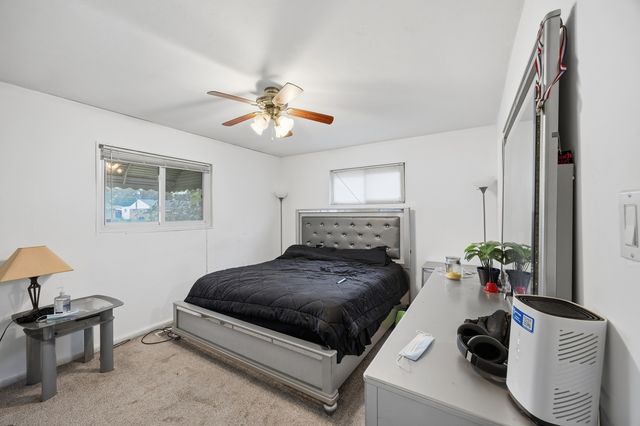 17223 Burnham Avenue, Lansing, IL 60438