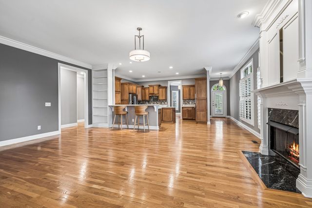 1027 Isaac Franklin Dr, Gallatin, TN 37066