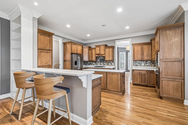 1027 Isaac Franklin Dr, Gallatin, TN 37066