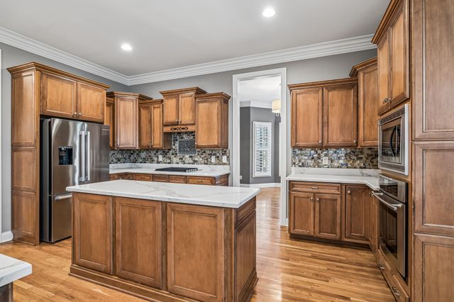 1027 Isaac Franklin Dr, Gallatin, TN 37066