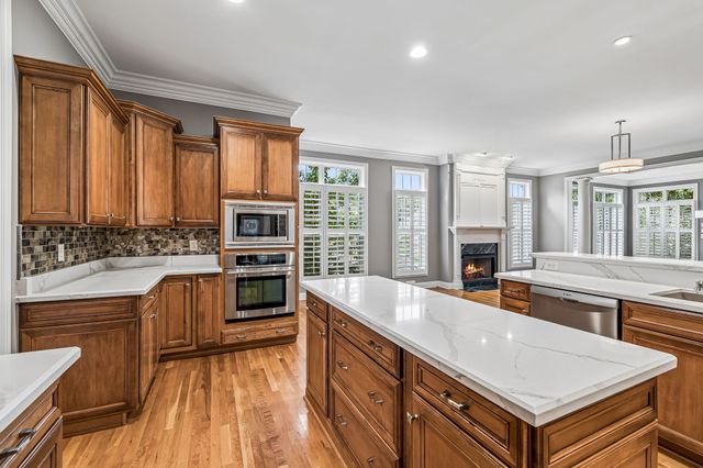 1027 Isaac Franklin Dr, Gallatin, TN 37066