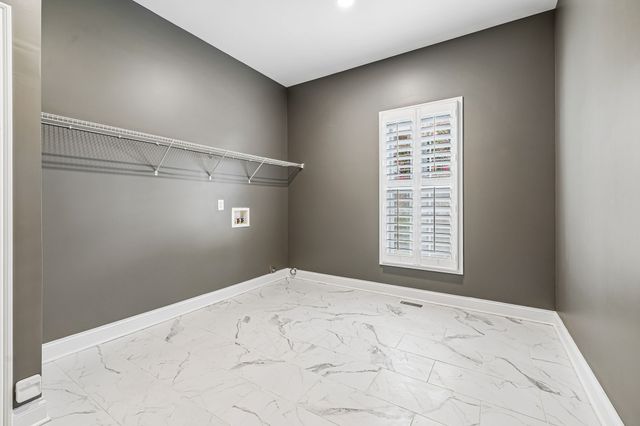 1027 Isaac Franklin Dr, Gallatin, TN 37066