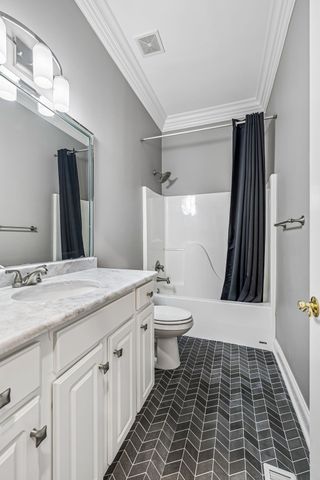 1027 Isaac Franklin Dr, Gallatin, TN 37066