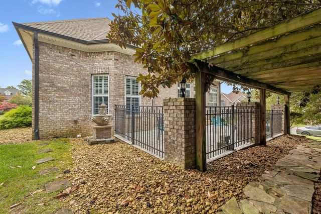 1027 Isaac Franklin Dr, Gallatin, TN 37066