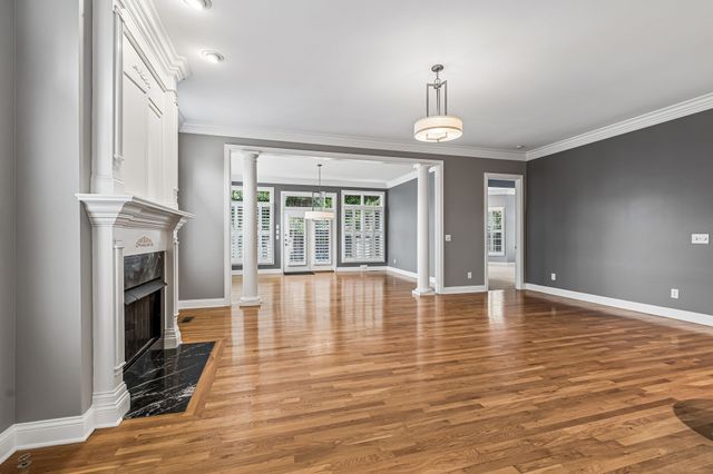 1027 Isaac Franklin Dr, Gallatin, TN 37066