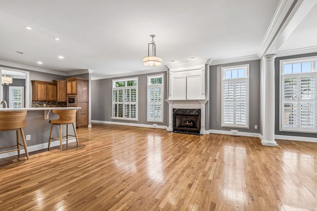 1027 Isaac Franklin Dr, Gallatin, TN 37066
