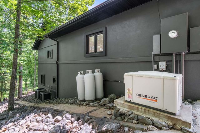 29 Ciento Way, Hot Springs Village, AR 71909