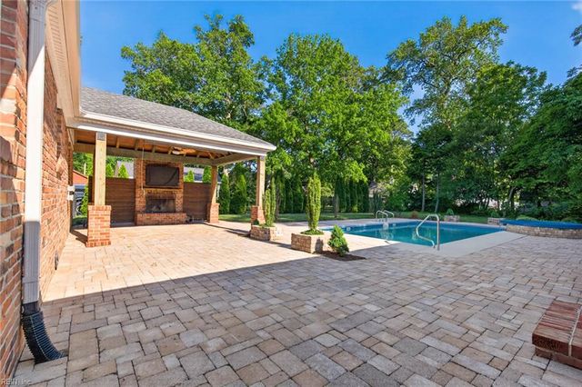 4341 Two Woods RD, Virginia Beach, VA 23455