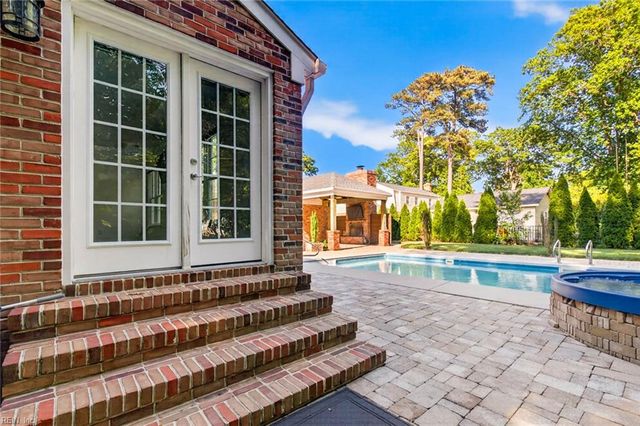 4341 Two Woods RD, Virginia Beach, VA 23455
