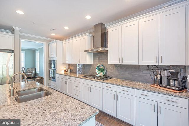 10214 BATTLE COLORS LN, Berlin, MD 21811