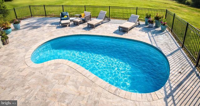 10214 BATTLE COLORS LN, Berlin, MD 21811