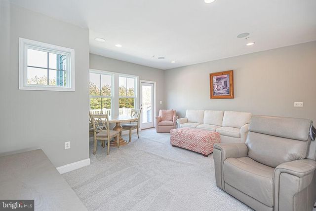 10214 BATTLE COLORS LN, Berlin, MD 21811