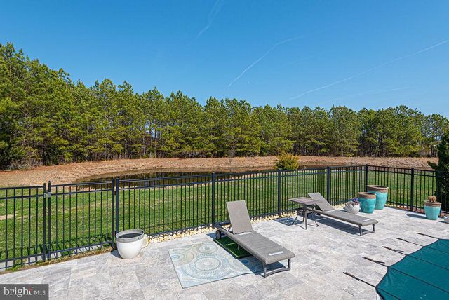 10214 BATTLE COLORS LN, Berlin, MD 21811