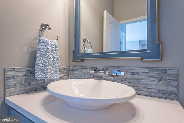 10214 BATTLE COLORS LN, Berlin, MD 21811