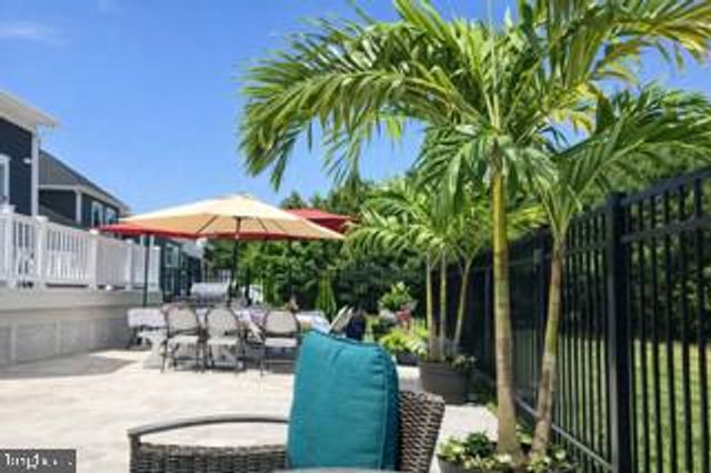 10214 BATTLE COLORS LN, Berlin, MD 21811