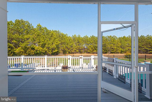 10214 BATTLE COLORS LN, Berlin, MD 21811