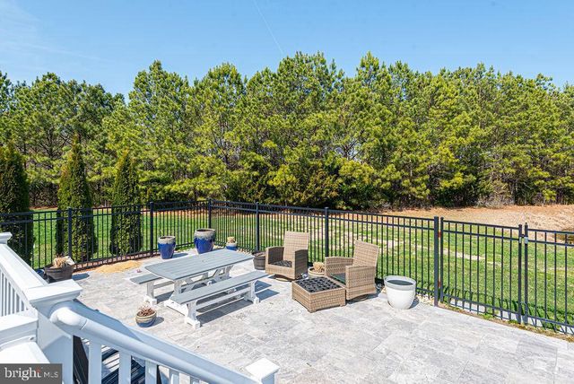 10214 BATTLE COLORS LN, Berlin, MD 21811