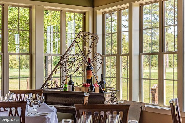 10214 BATTLE COLORS LN, Berlin, MD 21811