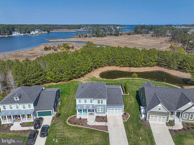 10214 BATTLE COLORS LN, Berlin, MD 21811