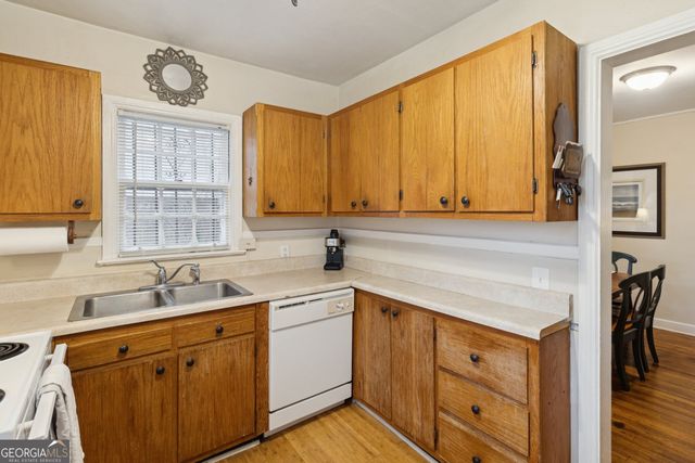 1405 E 54th Street, Savannah, GA 31404