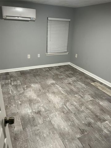 2721A Virginia Street, Baytown, TX 77520
