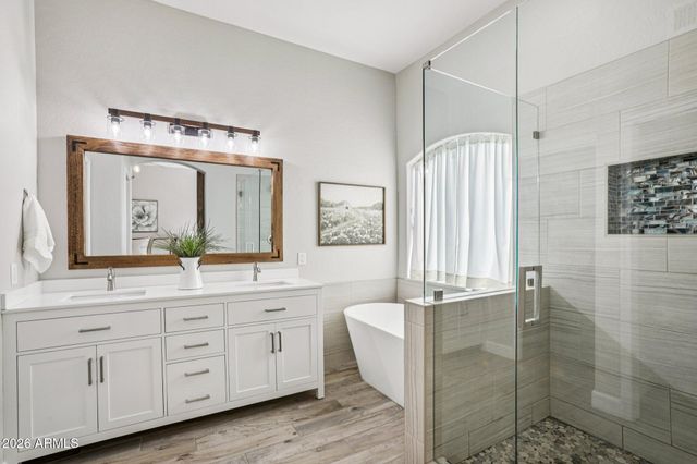 681 E RANCH Road, Gilbert, AZ 85296