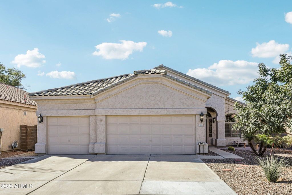 681 E RANCH Road, Gilbert, AZ 85296