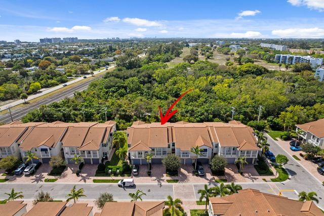 100 NW 69th Circle 82, Boca Raton, FL 33487