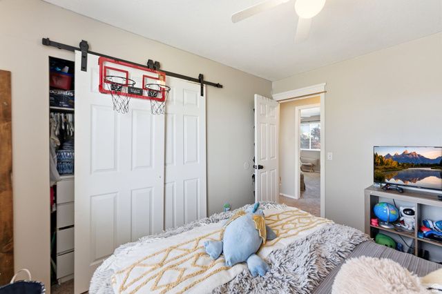 5372 W TICKLEGRASS RD, West Jordan, UT 84081