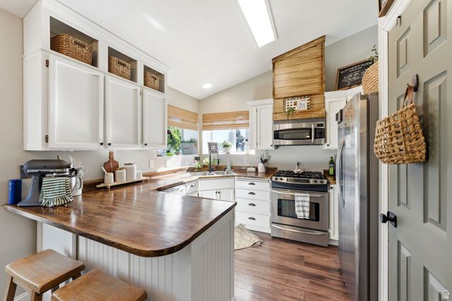 5372 W TICKLEGRASS RD, West Jordan, UT 84081
